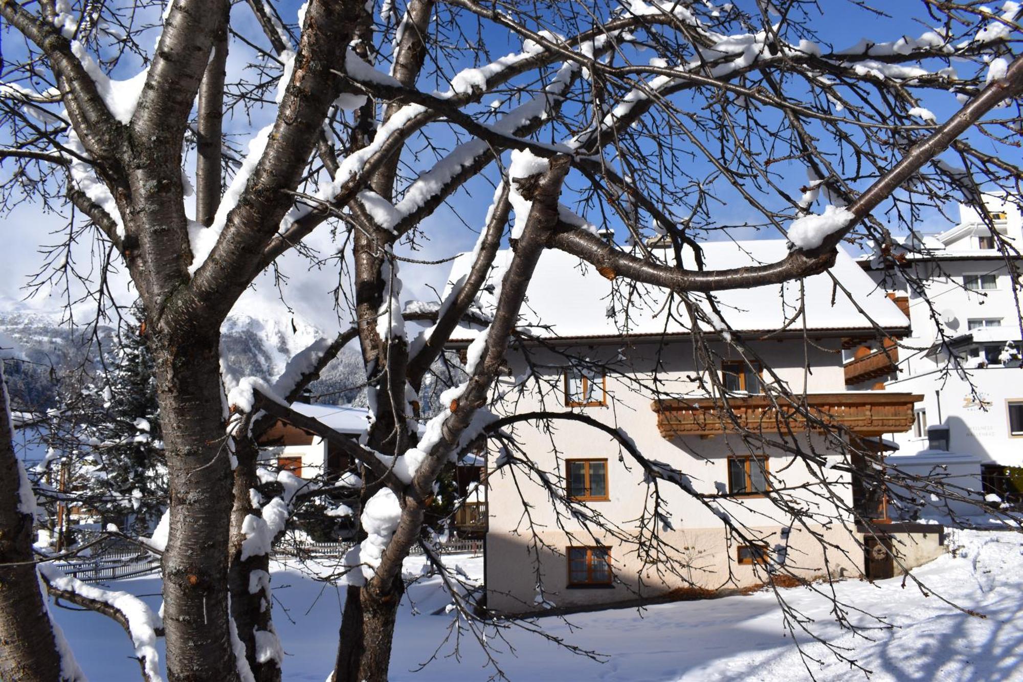 Hirschstube Nauders Bed & Breakfast Exterior photo