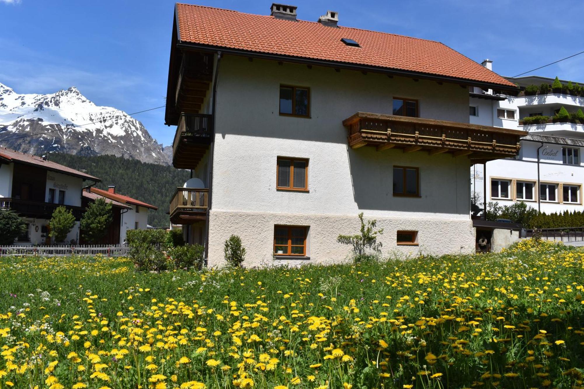 Hirschstube Nauders Bed & Breakfast Exterior photo